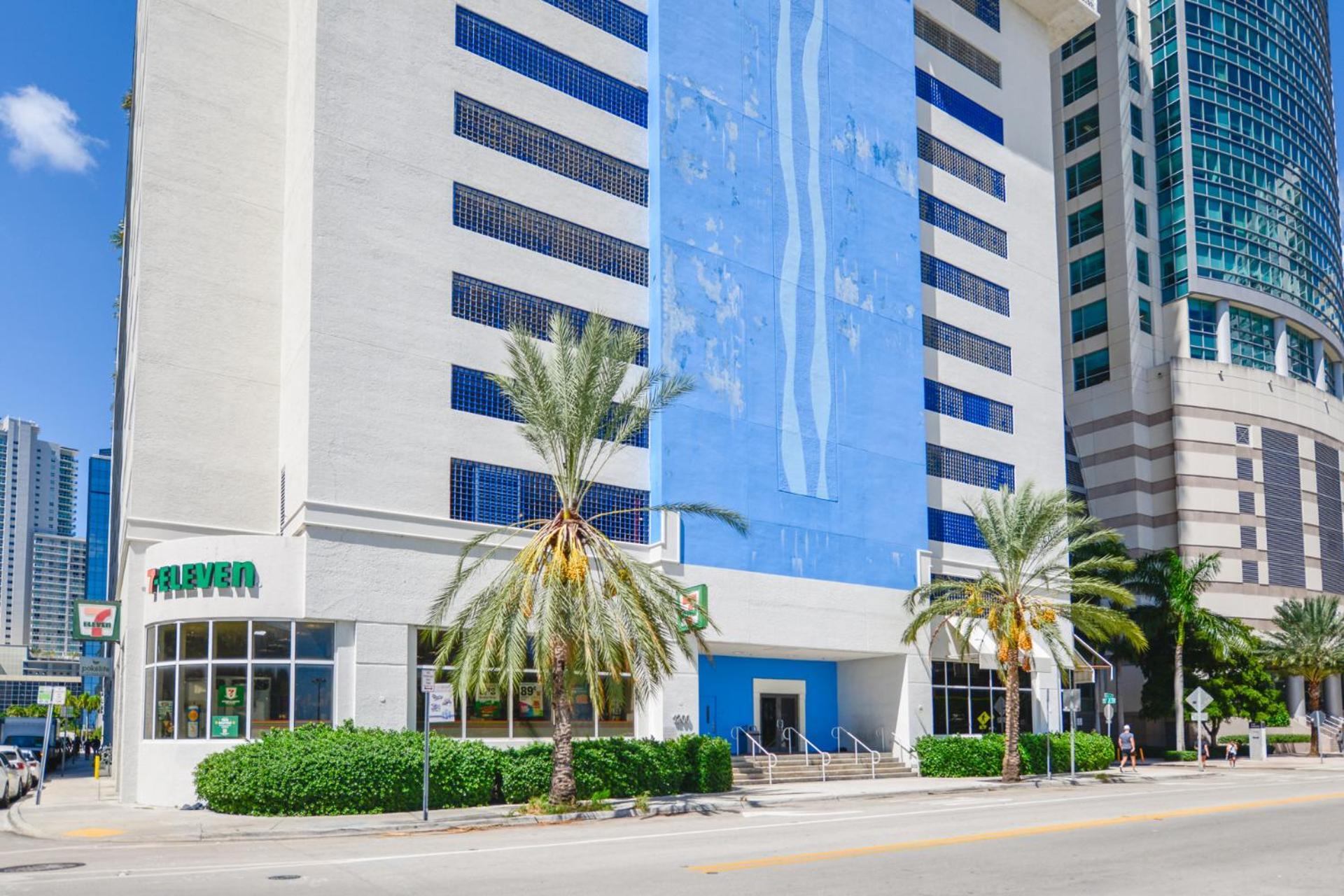 Wonderful In The Heart Of Brickell With Pool
