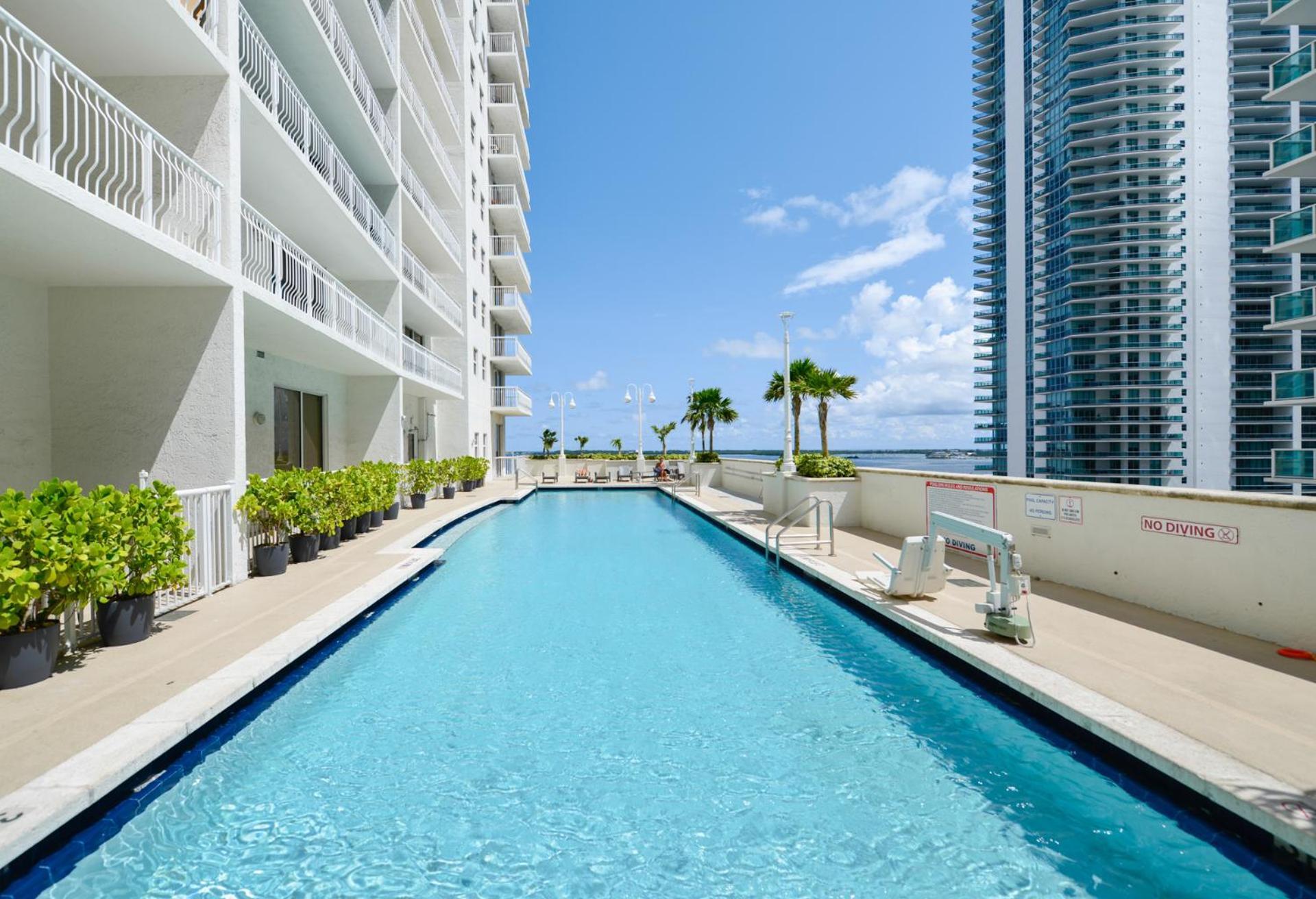 Wonderful In The Heart Of Brickell With Pool Apartment *